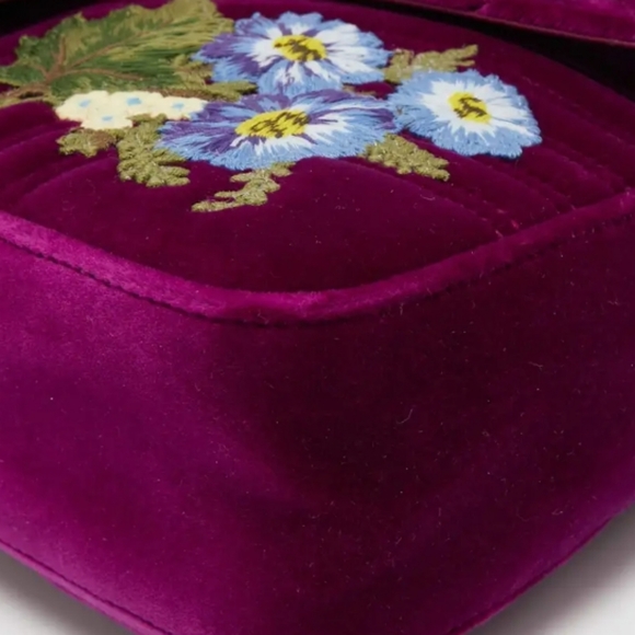 Gucci GG Marmont Velvet Matelassé Loved Embroidered Medium Shoulder Bag. - Picture 16 of 16